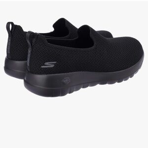 New Skechers Women's GO WALK Joy - Joselin Slip-On Walking Sneakers